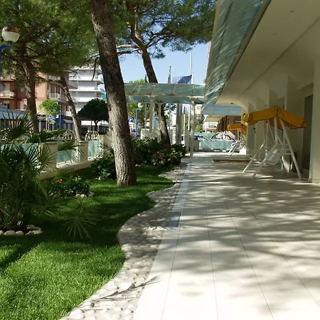 Tokio Village - Azzurro Club Hotell Lido Di Savio